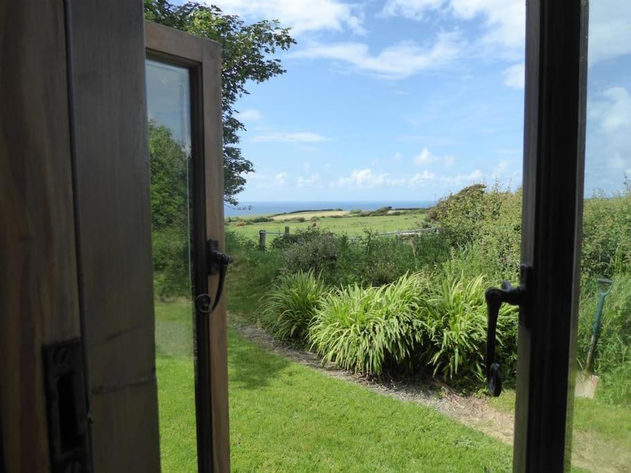 Lower Tresmorn Farmhouse Crackington Haven ภายนอก รูปภาพ